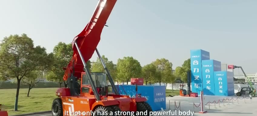 Reach Stacker : manutention haute levée